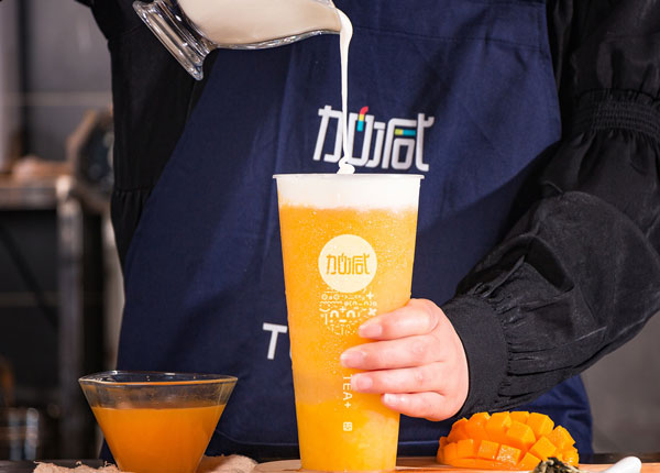 AC米兰官方是连锁品牌吗？揭示其连锁优势与创业机遇